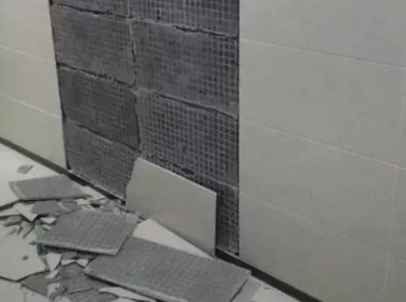 衢江瓷砖空鼓维修公司分享下衢江墙砖松动维修的知识